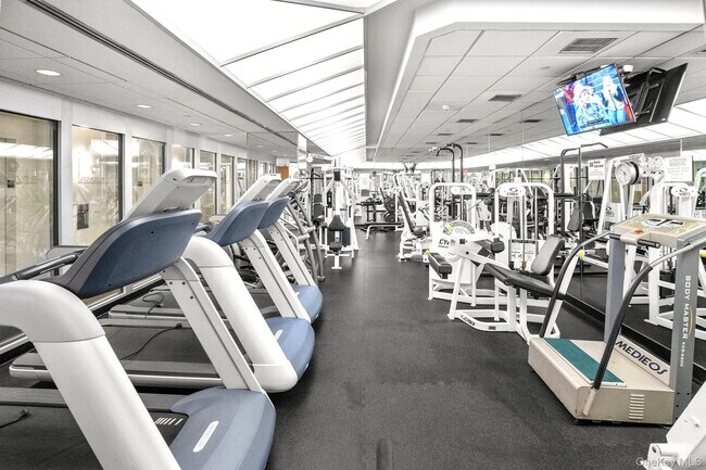 Building Photo - 4 Martine Ave