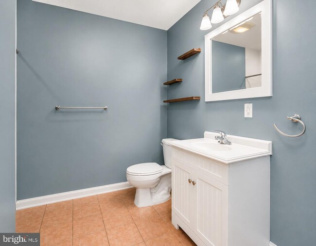 Building Photo - 15 English Oak Cir