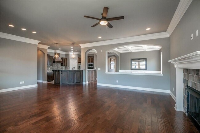 Building Photo - 5404 SW Lavender St