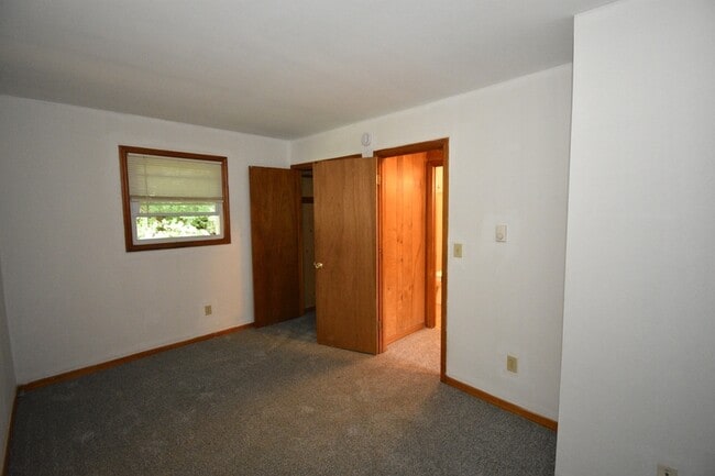 Building Photo - 23 Alexander Dr