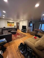 Building Photo - 17 Unger Ln