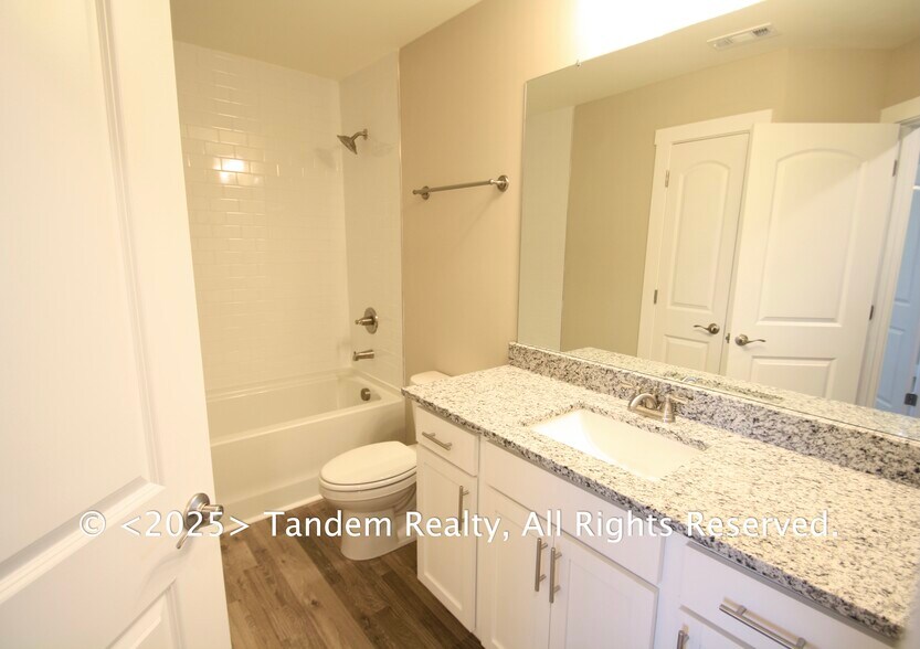 Building Photo - 128 Dry Creek Commons Dr