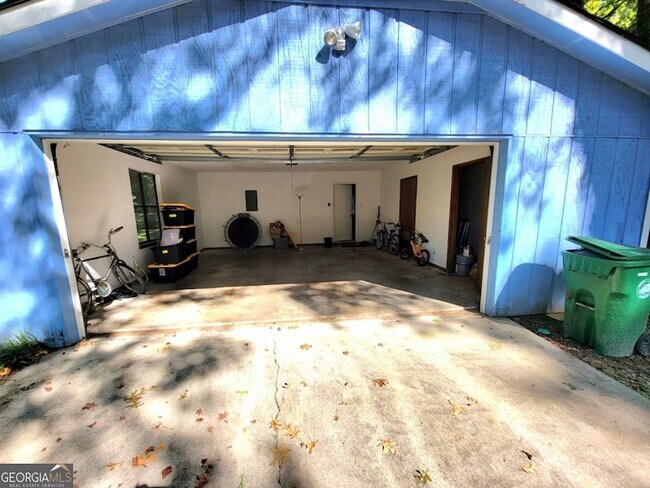 Building Photo - 3166 Big Springs Ct