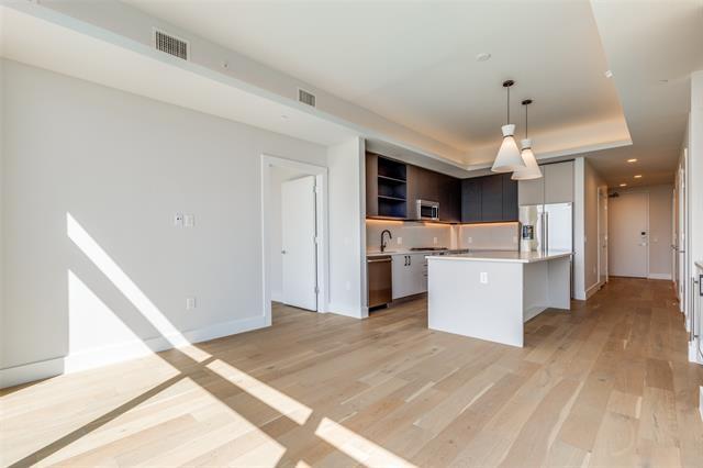 Building Photo - 8119 Douglas Ave