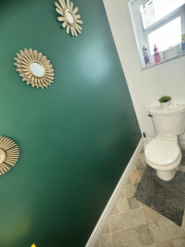 Building Photo - 6843 NW 29th Ave