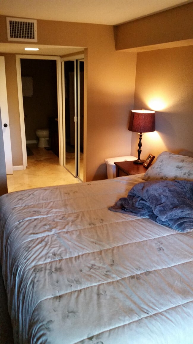 Building Photo - 3982 Valeta St