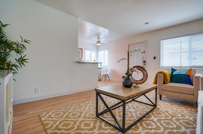 Interior Photo - 359 East Esther Street