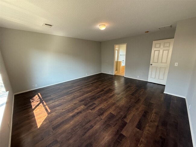 Building Photo - 4822 Russet Trail Ct