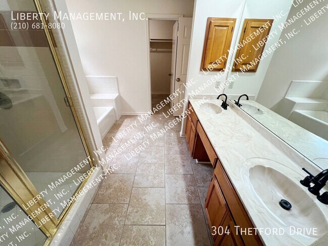 Building Photo - 304 Thetford Dr