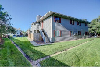 Building Photo - 1 Bedroom Condo in gated Hunting Meadows