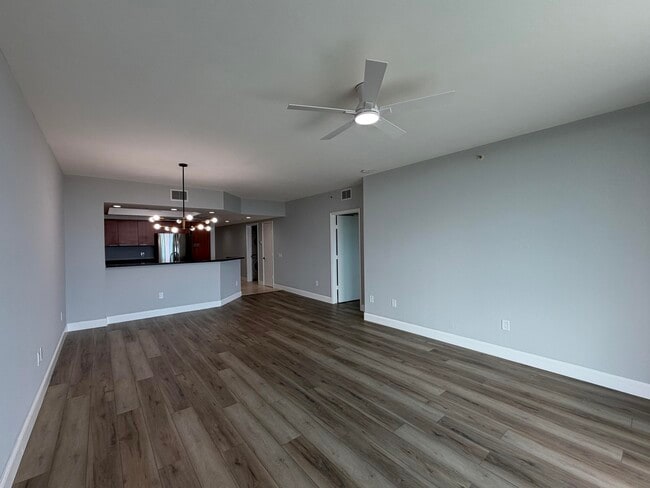 Building Photo - 15051 Royal Oaks Ln