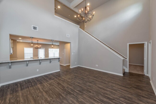 Building Photo - 5 Bed/5.5 bath luxury home in The Revelry!