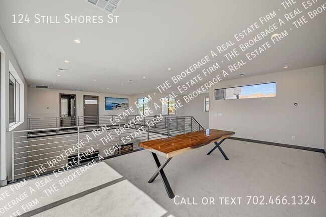 Building Photo - 124 Still Shrs St