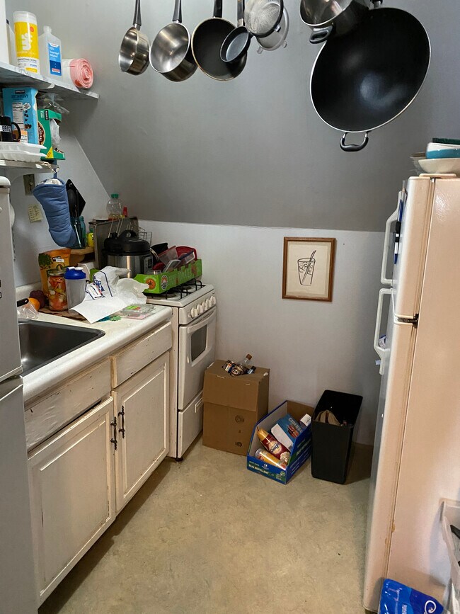 3rd Floor Kitchenette - 917 E Ann St