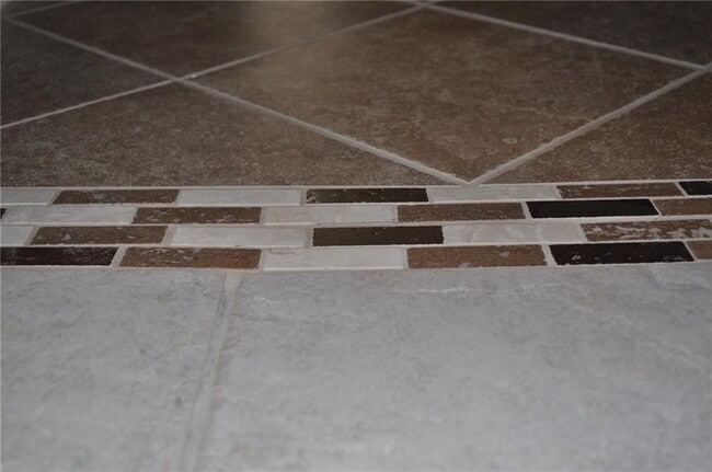 Building Photo - 9404 Teasdale Terrace