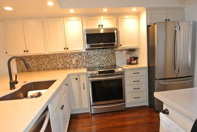 Building Photo - 1501 Marina Isle Way
