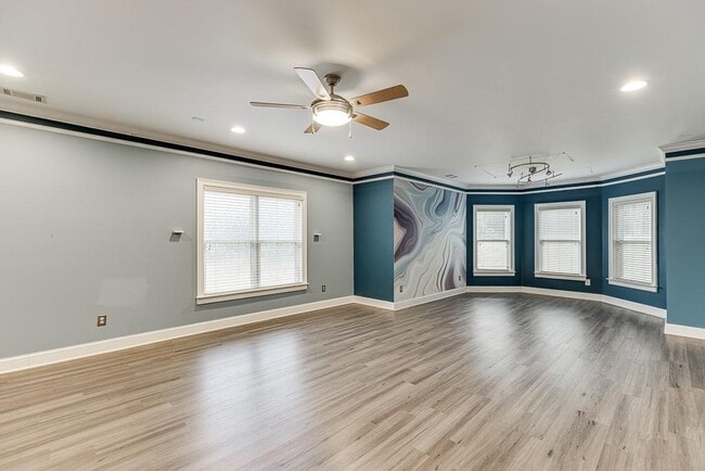 Building Photo - 940 Chateau Forest Rd