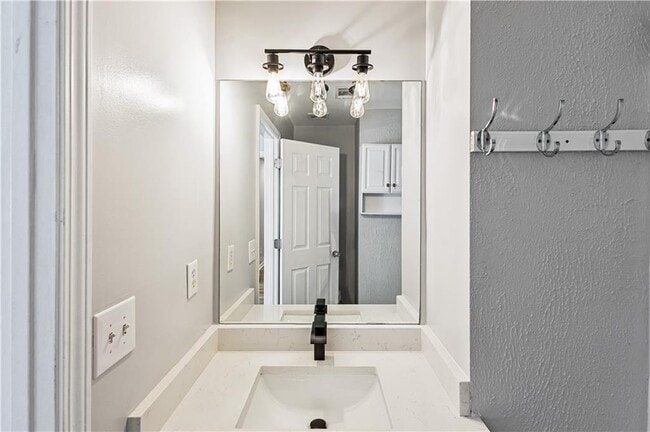 Building Photo - 7005 Magnolia Park Ln NW