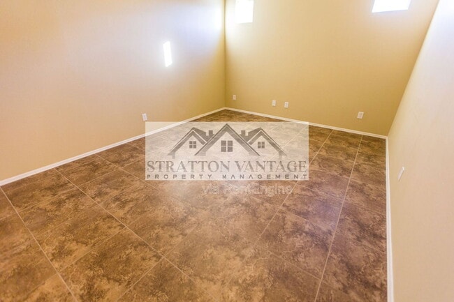 Building Photo - 976 S Adam Way