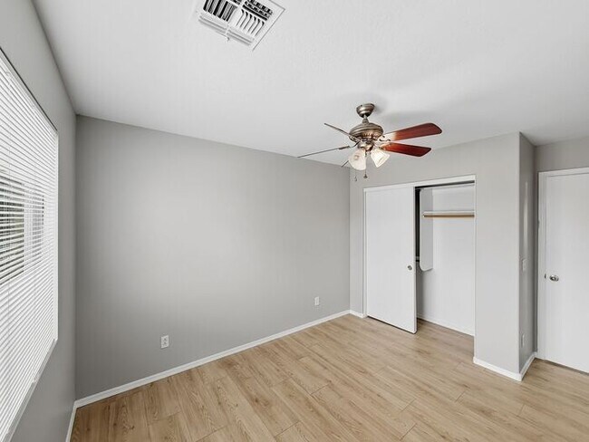 Building Photo - Pecan Creek - 5 Bedroom 3 Bathroom Home!
