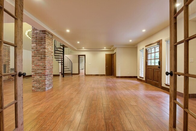 Building Photo - 2429 Cedar Oak Dr