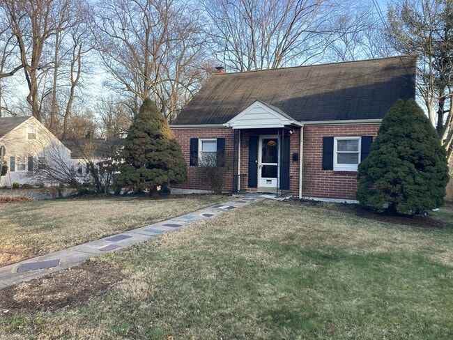 Building Photo - 1210 Rosedale Ave