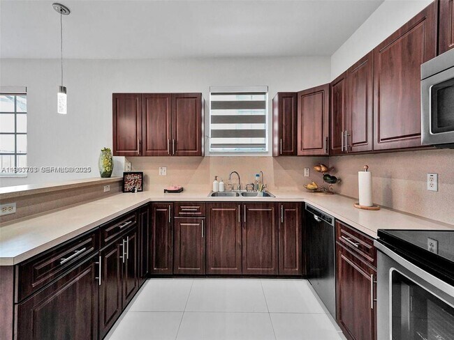 Building Photo - 7565 NW 177th Terrace