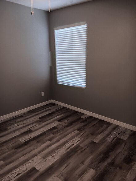 Secondary Bedroom - 2910 W Marconi Ave