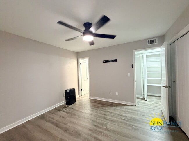 Building Photo - Beautiful 2BR Home Near Eglin AFB & Hurlburt Field!