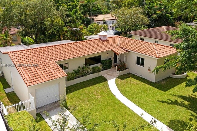 Building Photo - 535 SW 39th Ave