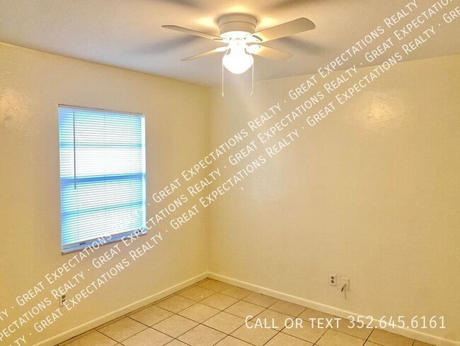 Building Photo - 2009 NE 17th Pl