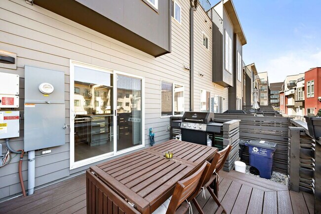 Building Photo - 2869 W Parkside Pl