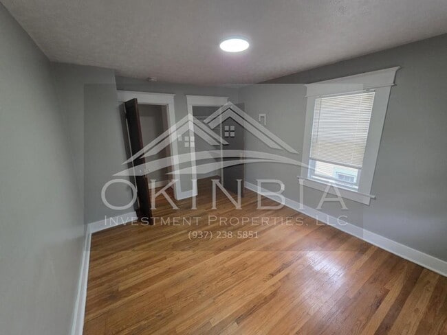 Building Photo - 216 Knecht Dr