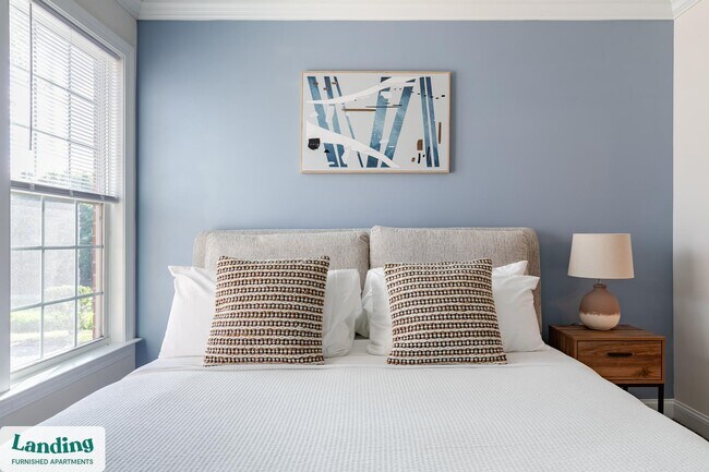 Building Photo - 2118 Silvercrest Dr