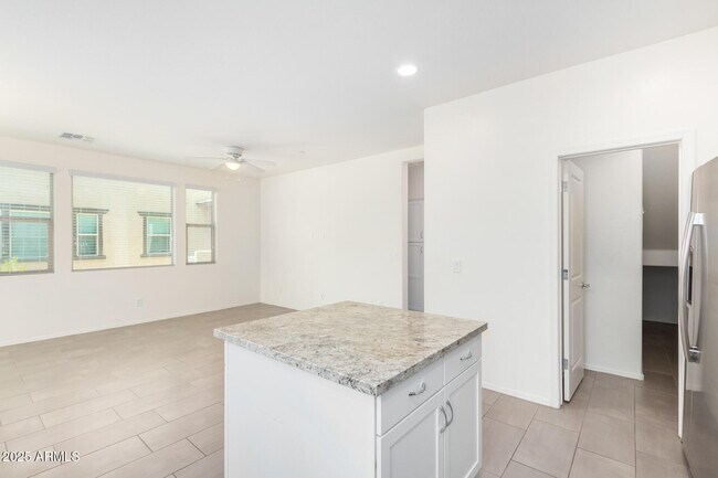 Building Photo - 14870 W Encanto Blvd