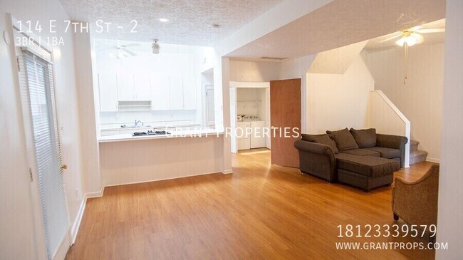 Building Photo - 114 E 7th St