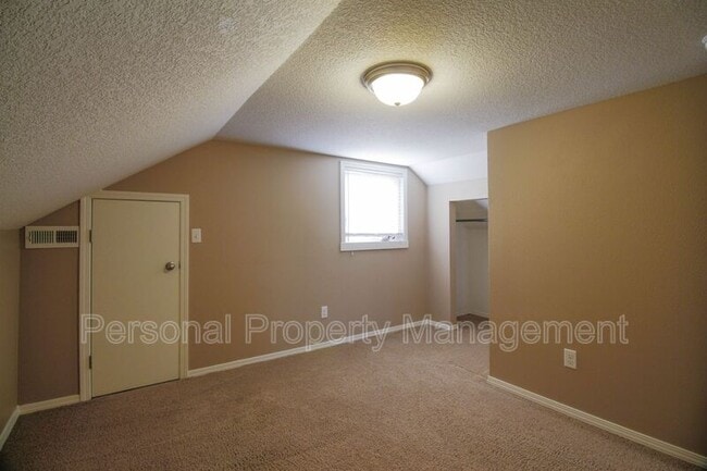 Building Photo - 5105 NE 78th St