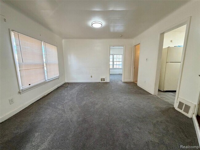 Building Photo - 6120 Middlesex St