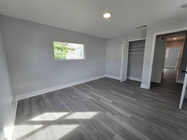 Building Photo - fif215