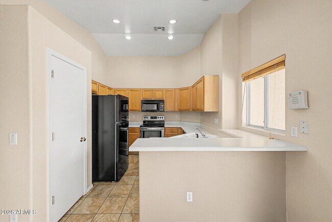Building Photo - 8151 W Tonto Ln