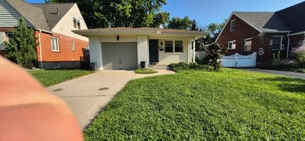 Building Photo - 319 Orchard Dr