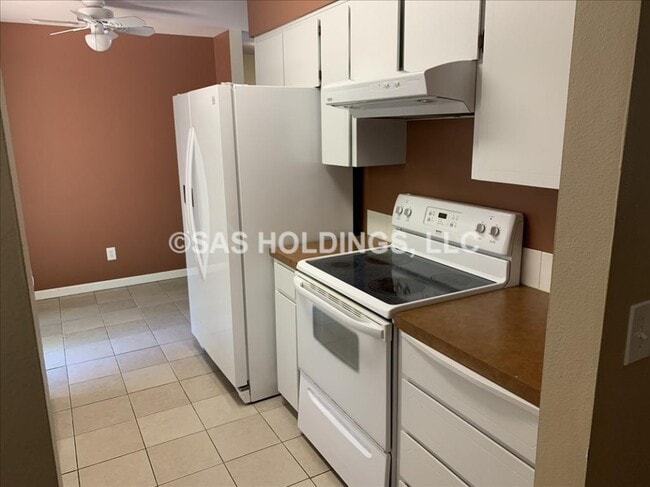 Building Photo - 11200 SW 83rd Ave