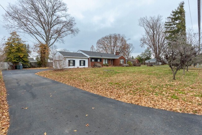 Building Photo - 4225 Rudy Ln