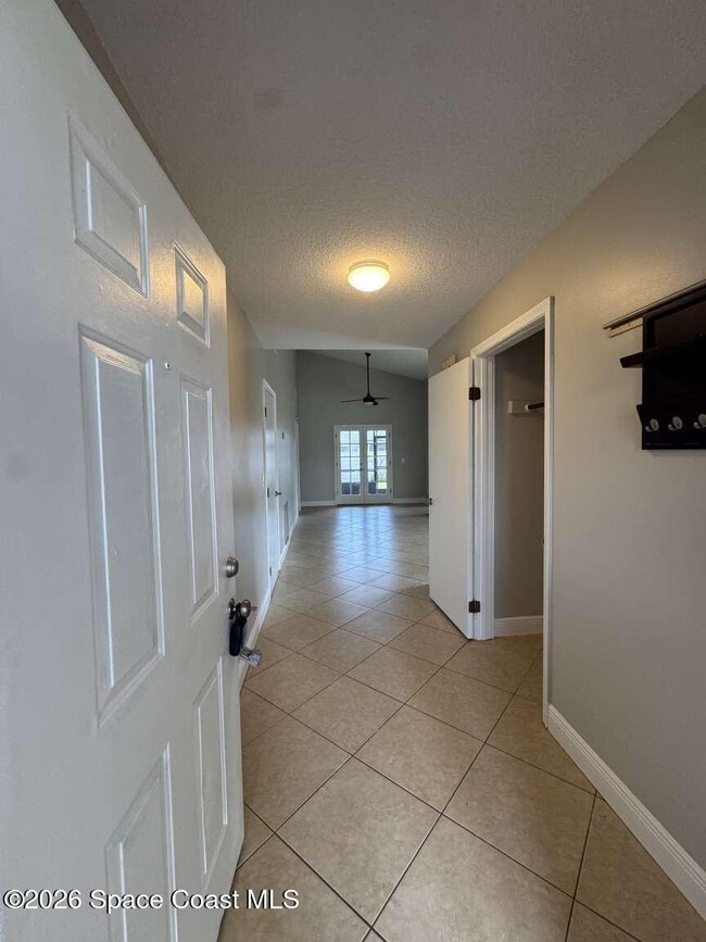 Building Photo - 897 S Patrick Dr