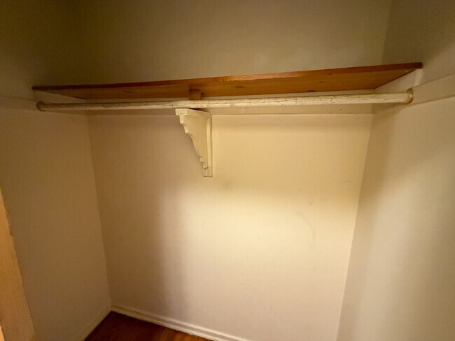 Building Photo - 426 Rushmore Ln