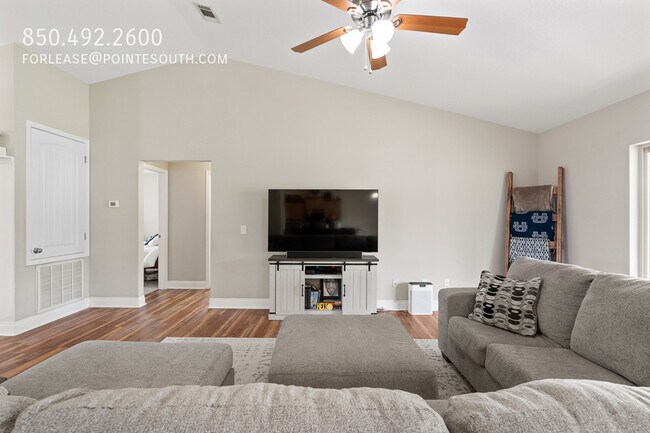 Building Photo - 12960 Westfield Loop