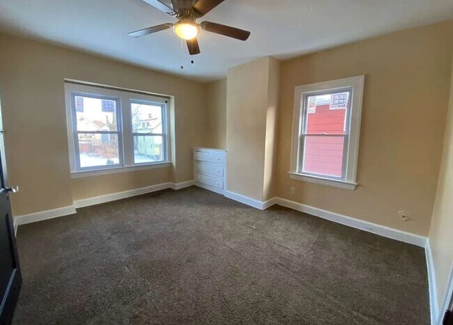 Building Photo - Welcome to your next home!