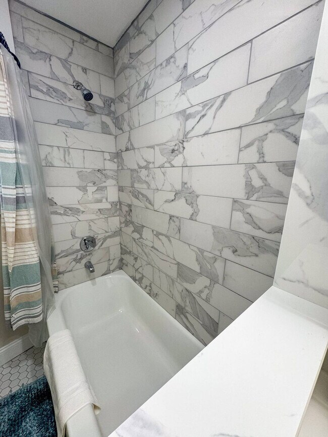 Building Photo - 191 Kent St