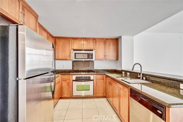 Building Photo - 411 W Seaside Way