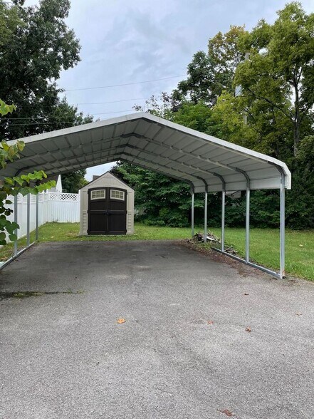 Carport for 2 cars - 3309 Godfrey St